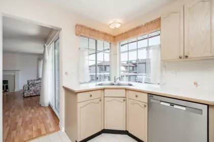 Breakfast Nook Photo of 25 32659 George Ferguson Way, Abbotsford, BC