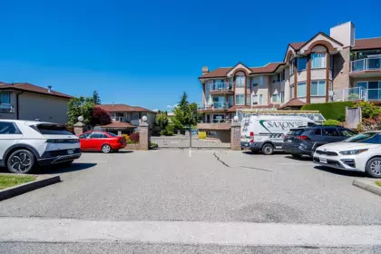 Street View Photo of 25 32659 George Ferguson Way, Abbotsford, BC