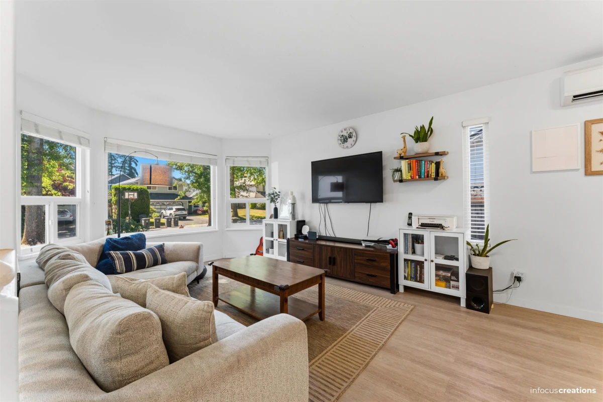 Family Room Photo of 10306 167 Street, Surrey, BC