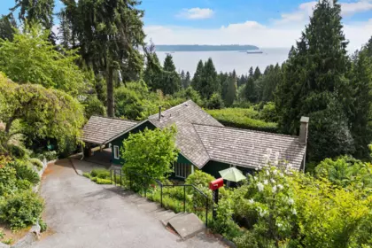 Outdoor Deck Photo of 2660 Queens Avenue, West Vancouver, BC