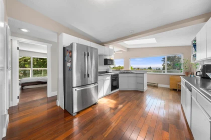 Breakfast Nook Photo of 3920 Delbrook Avenue, North Vancouver, BC
