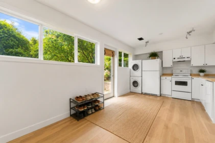 Entry Foyer Photo of 3920 Delbrook Avenue, North Vancouver, BC