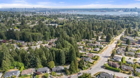 Garden / Landscaping Photo of 3920 Delbrook Avenue, North Vancouver, BC