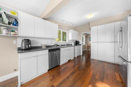 Kitchen Island Photo of 3920 Delbrook Avenue, North Vancouver, BC