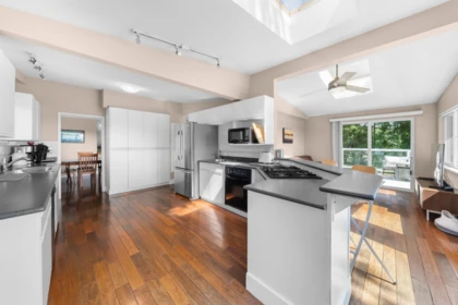 Kitchen Photo of 3920 Delbrook Avenue, North Vancouver, BC