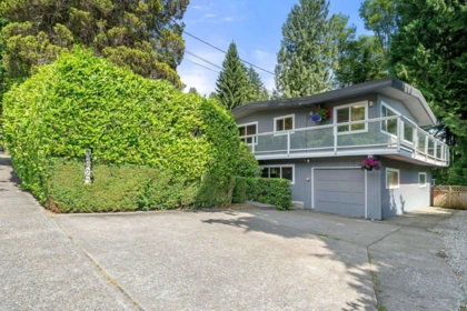 Staircase Photo of 3920 Delbrook Avenue, North Vancouver, BC