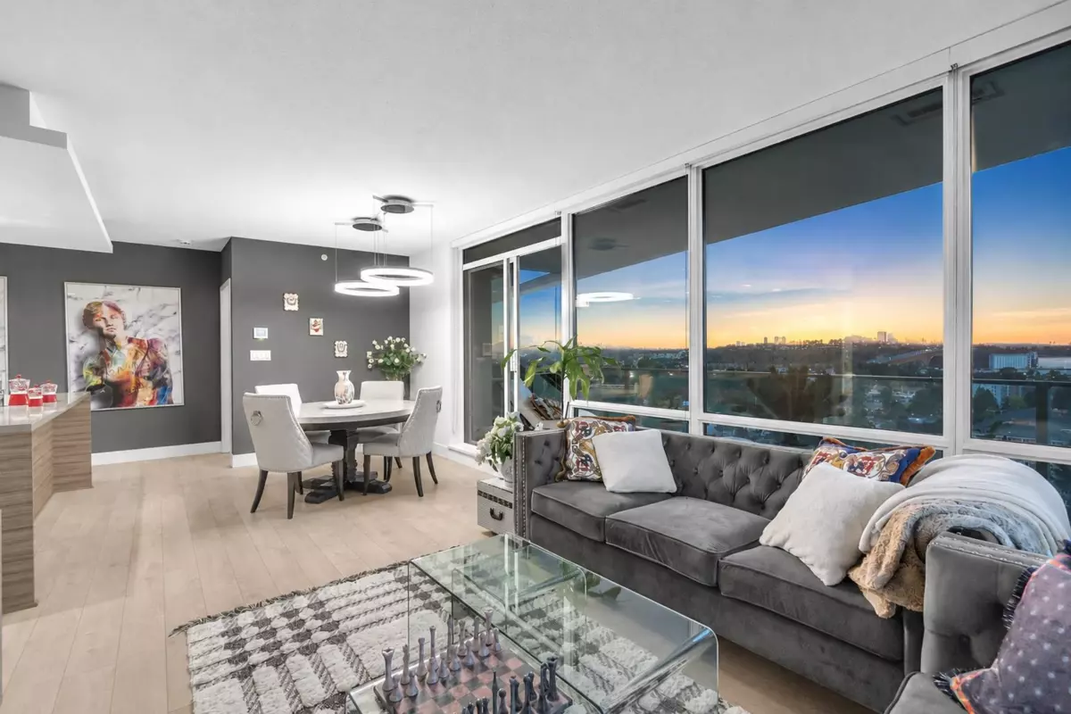 Living Room Photo of 1607 1550 Fern Street, North Vancouver, BC
