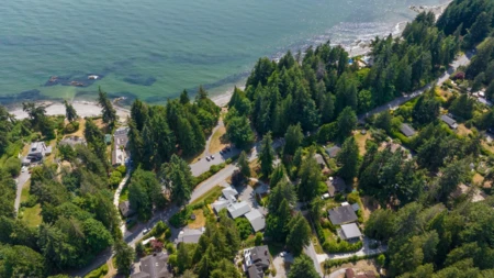 Community Amenities Photo (Clubhouse) of 3552 Beach Avenue, Roberts Creek, BC