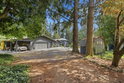 3552 Beach Avenue, Roberts Creek, BC, Roberts Creek — Single Family Residence for sale