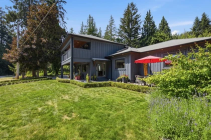 Outdoor Kitchen Photo of 3552 Beach Avenue, Roberts Creek, BC