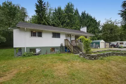 Front Yard Photo of 33539 Dewdney Trunk Road, Mission, BC