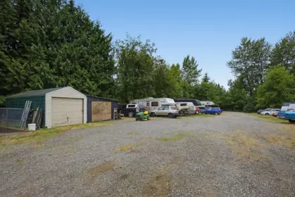 Garden / Landscaping Photo of 33539 Dewdney Trunk Road, Mission, BC