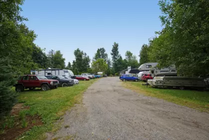 Hot Tub / Spa Photo of 33539 Dewdney Trunk Road, Mission, BC