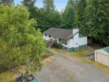 Outdoor Patio Photo of 33539 Dewdney Trunk Road, Mission, BC