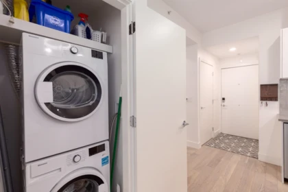Mudroom Photo of 404 2666 Duke Street, Vancouver, BC
