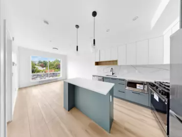 Kitchen Photo of 212 6220 Gooseberry Drive, Surrey, BC