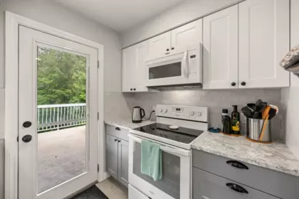 Kitchen Photo of 1001 Gatensbury Street, Coquitlam, BC