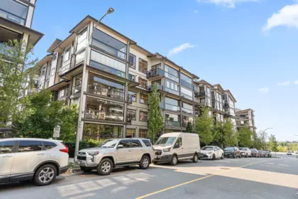 302 8561 203a Street, Langley, BC, Langley — Apartment/Condo for sale