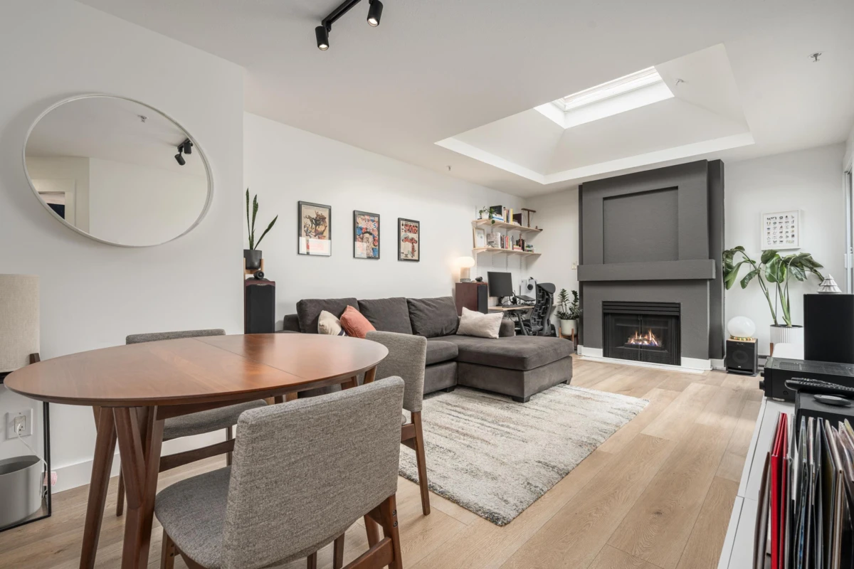 Living Room Photo of 407 1333 W 7th Avenue, Vancouver, BC