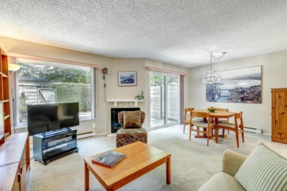 Kitchen Island Photo of 82 6622 Baker Road, Delta, BC