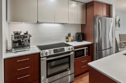 414 221 E 3rd Street, North Vancouver, BC, North vancouver — Apartment/Condo for sale