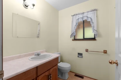 Guest Bathroom Photo of 33746 Dlugosh Avenue, Mission, BC
