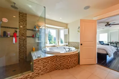 Hallway Photo of 13421 55a Avenue, Surrey, BC