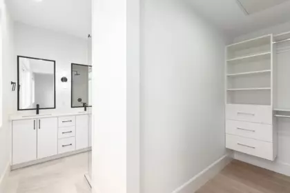 Primary Bathroom Photo of 851 E 19th Avenue, Vancouver, BC
