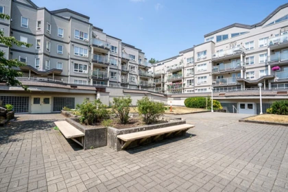 Hot Tub / Spa Photo of 108 14355 103 Avenue, Surrey, BC