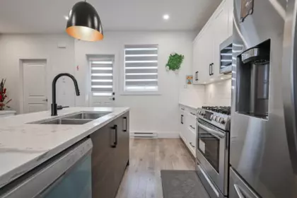 Kitchen Island Photo of 23 27640 Lantern Avenue, Abbotsford, BC