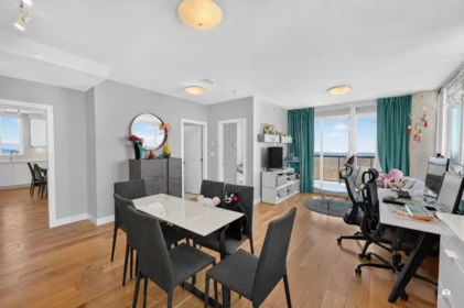 1206 9393 Tower Road, Burnaby, BC, Burnaby — Apartment/Condo for sale