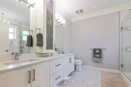 Entry Foyer Photo of 18833 54a Avenue, Surrey, BC