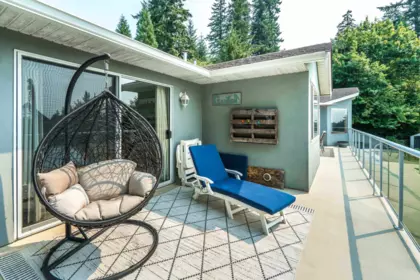 Entry Foyer Photo of 9536 Barr Street, Mission, BC