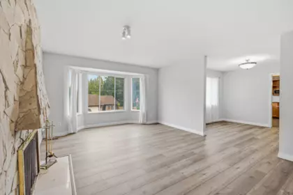 Kitchen Photo of 10235 158 Street, Surrey, BC
