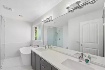 Laundry Room Photo of 19661 73b Avenue, Langley, BC