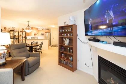 263 1100 E 29th Street, North Vancouver, BC, North Vancouver — Apartment/Condo for sale