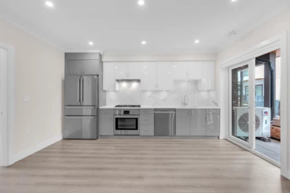 8327 French Street, Vancouver, BC, Vancouver — Apartment/Condo for sale