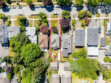 Backyard Photo of 373 Keary Street, New Westminster, BC