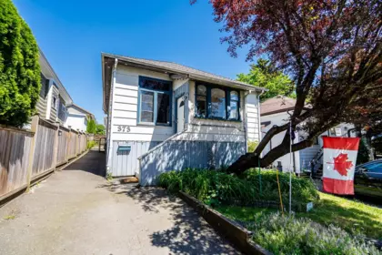 Kitchen Photo of 373 Keary Street, New Westminster, BC