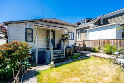 Staircase Photo of 373 Keary Street, New Westminster, BC