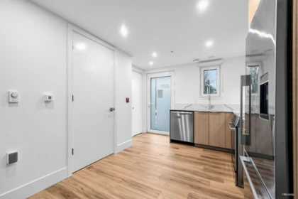 Kitchen Island Photo of 2071 E 1st Avenue, Vancouver, BC