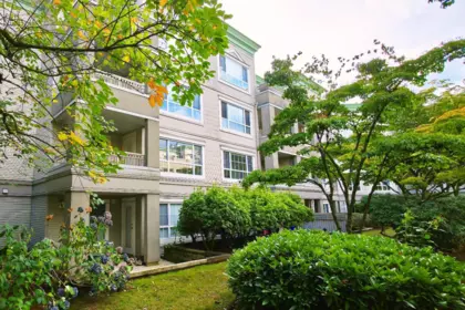 Garden / Landscaping Photo of 205 2970 Princess Crescent, Coquitlam, BC