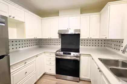 Kitchen Island Photo of 205 2970 Princess Crescent, Coquitlam, BC