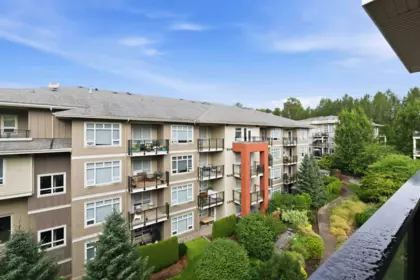Swimming Pool Photo of E405 20211 66 Avenue, Langley, BC
