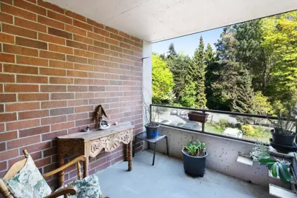 Dining Area Photo of 309 4101 Yew Street, Vancouver, BC