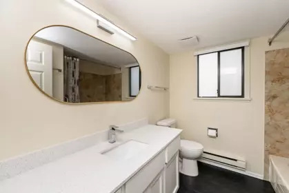 Guest Bathroom Photo of 25 32718 Garibaldi Drive, Abbotsford, BC
