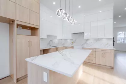 Kitchen Island Photo of 8425 George Street, Mission, BC