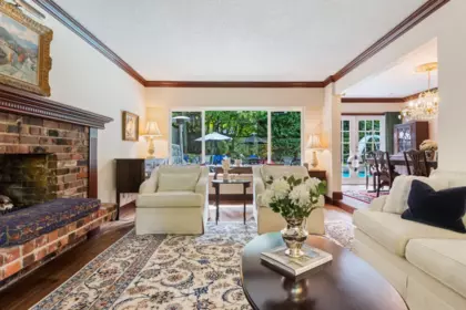 Breakfast Nook Photo of 971 Canyon Boulevard, North Vancouver, BC