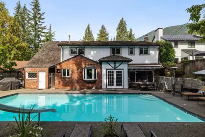 Family Room Photo of 971 Canyon Boulevard, North Vancouver, BC