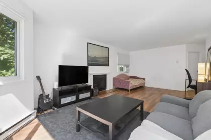 405 9880 Manchester Drive, Burnaby, BC, Burnaby — Apartment/Condo for sale